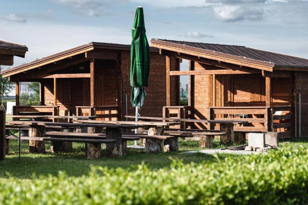Camping Divoka Voda Bratislava Ngoại thất bức ảnh