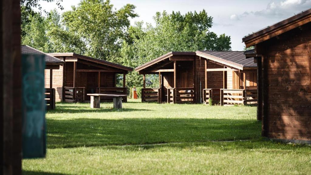 Camping Divoka Voda Bratislava Ngoại thất bức ảnh