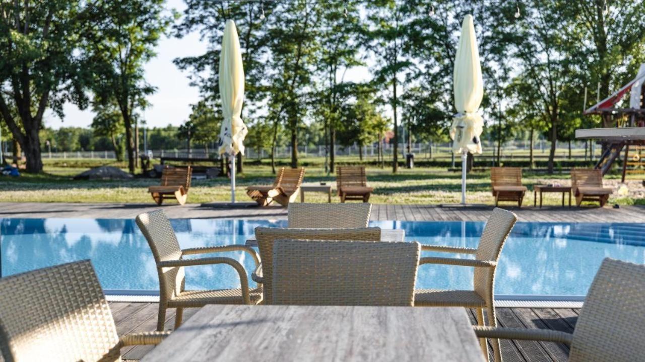 Camping Divoka Voda Bratislava Ngoại thất bức ảnh